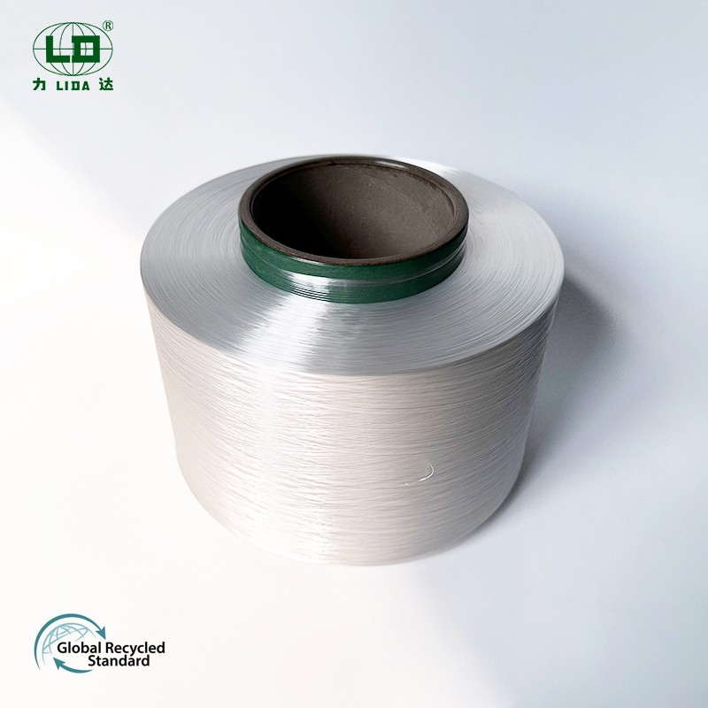 Kial Vi Elektu Reciklitan Fadenon por Viaj Tekstilaj Bezonoj